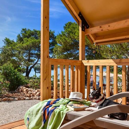 Glamping Ugljan Hotel Zadar Ngoại thất bức ảnh